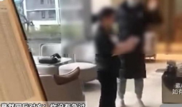 女人小便视频,揭秘女性小便的趣味瞬间